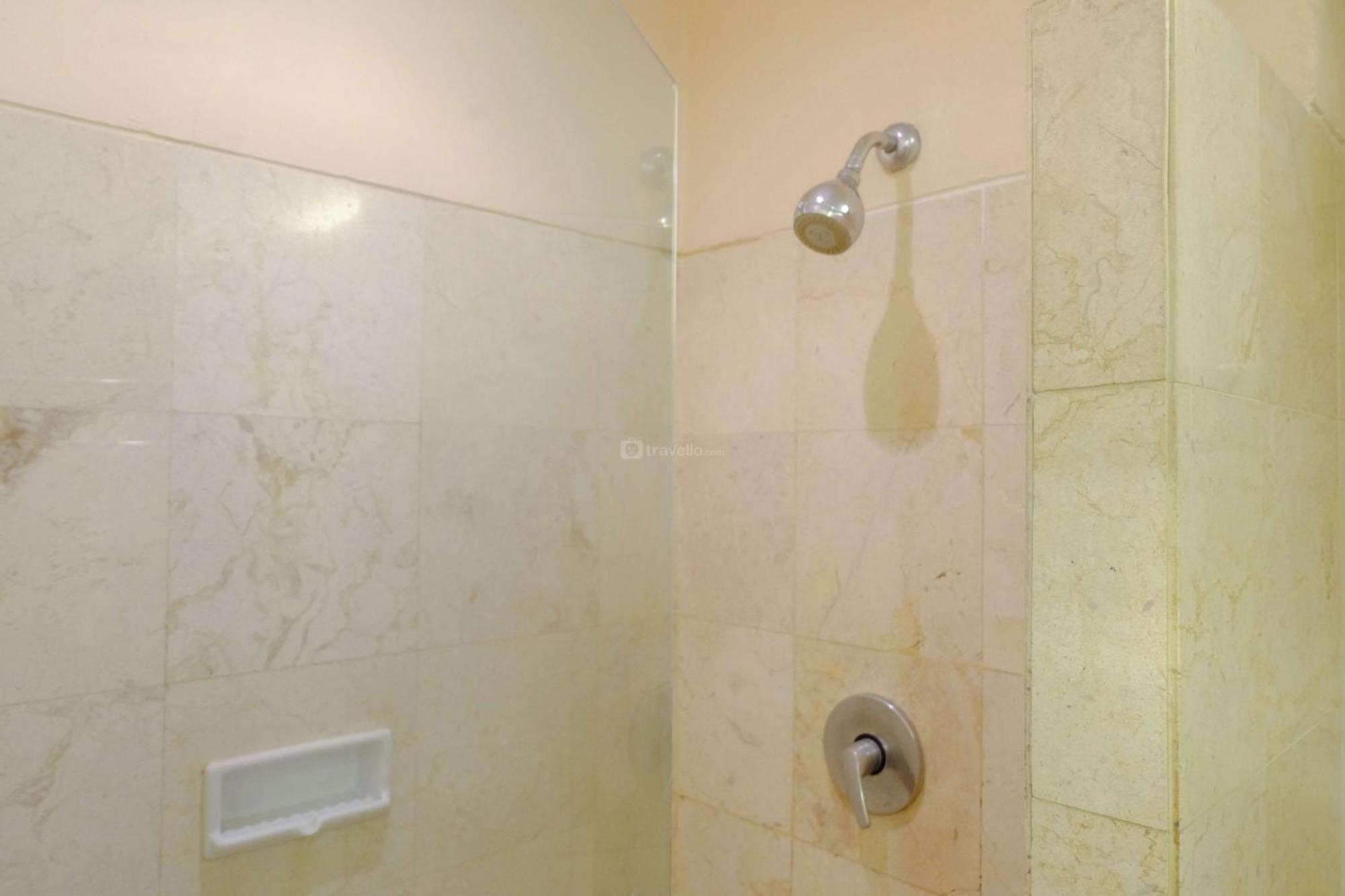 Modern Look 3br At Braga Walk By Travelio * Bandung